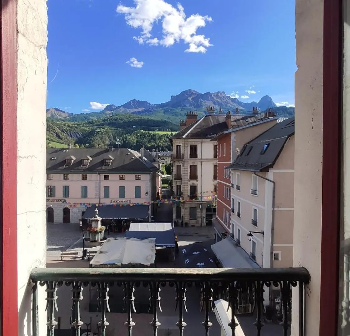 Evasion Authentique - Centre Ville - Jeux De Societe Barcelonnette